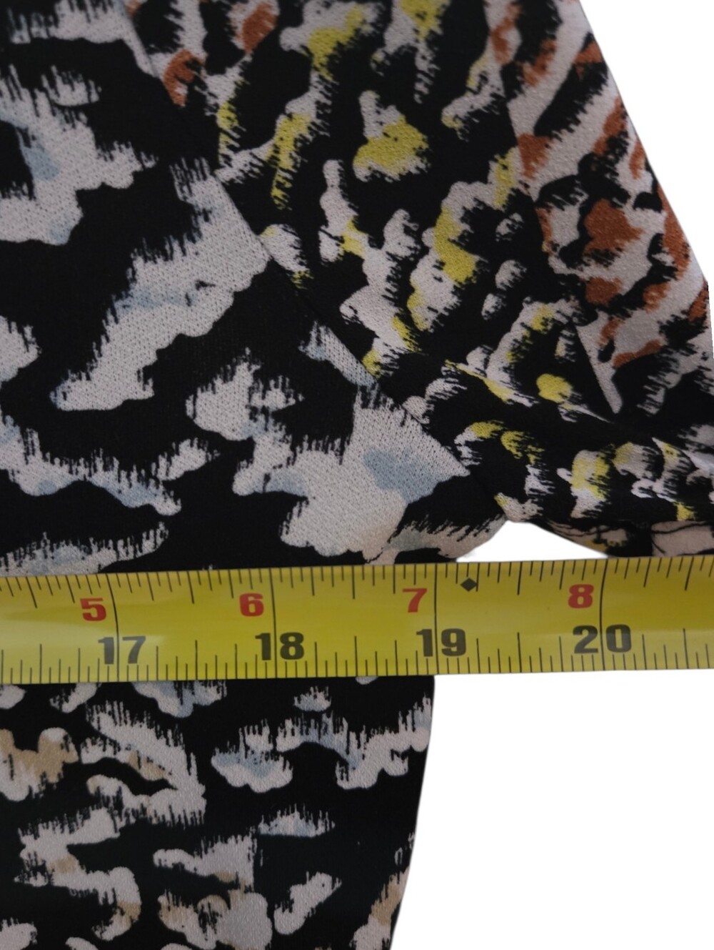 Christian Siriano - Multicolored Animal Print Short-sleeve V-neck Shift Dress - Picture 6 of 8